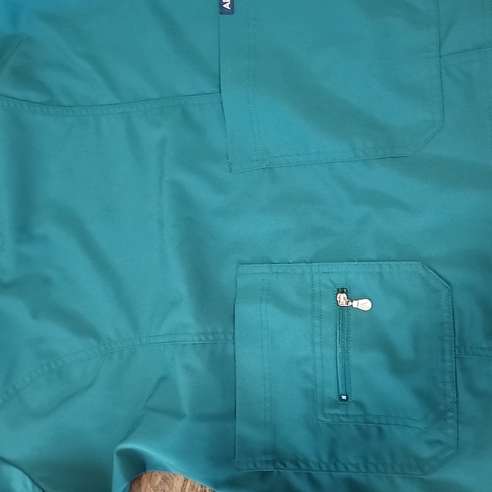 Adar Pro scrub jogger set size medium
